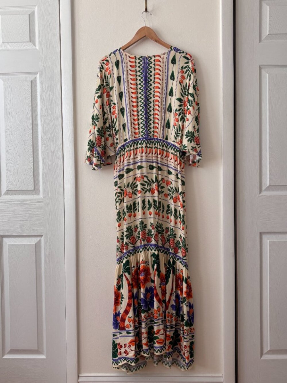 FARM Rio V-Neck Cut-Out Kaftan Maxi Dress - Picture 7 of 9